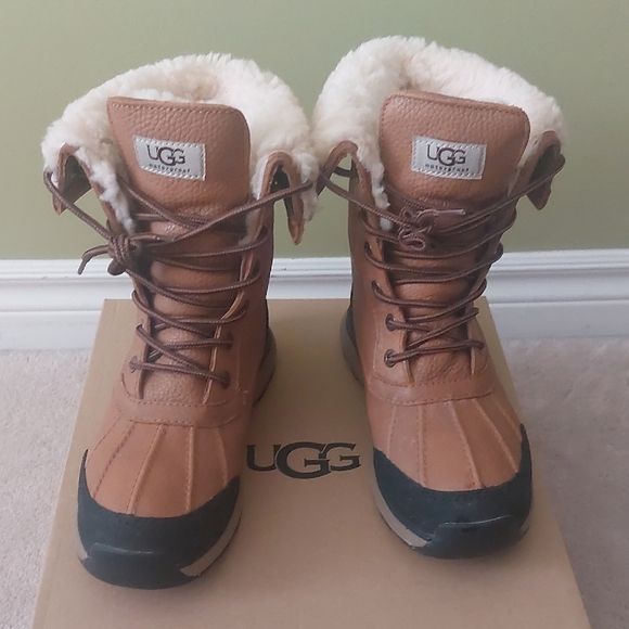 UGG, Size 8 Women's Brown Winter Boots. Like new. I was wearing them just once. - Picture 12 of 15